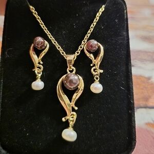 Elegant Gold Toned and Faux Pearl Jewelry Set